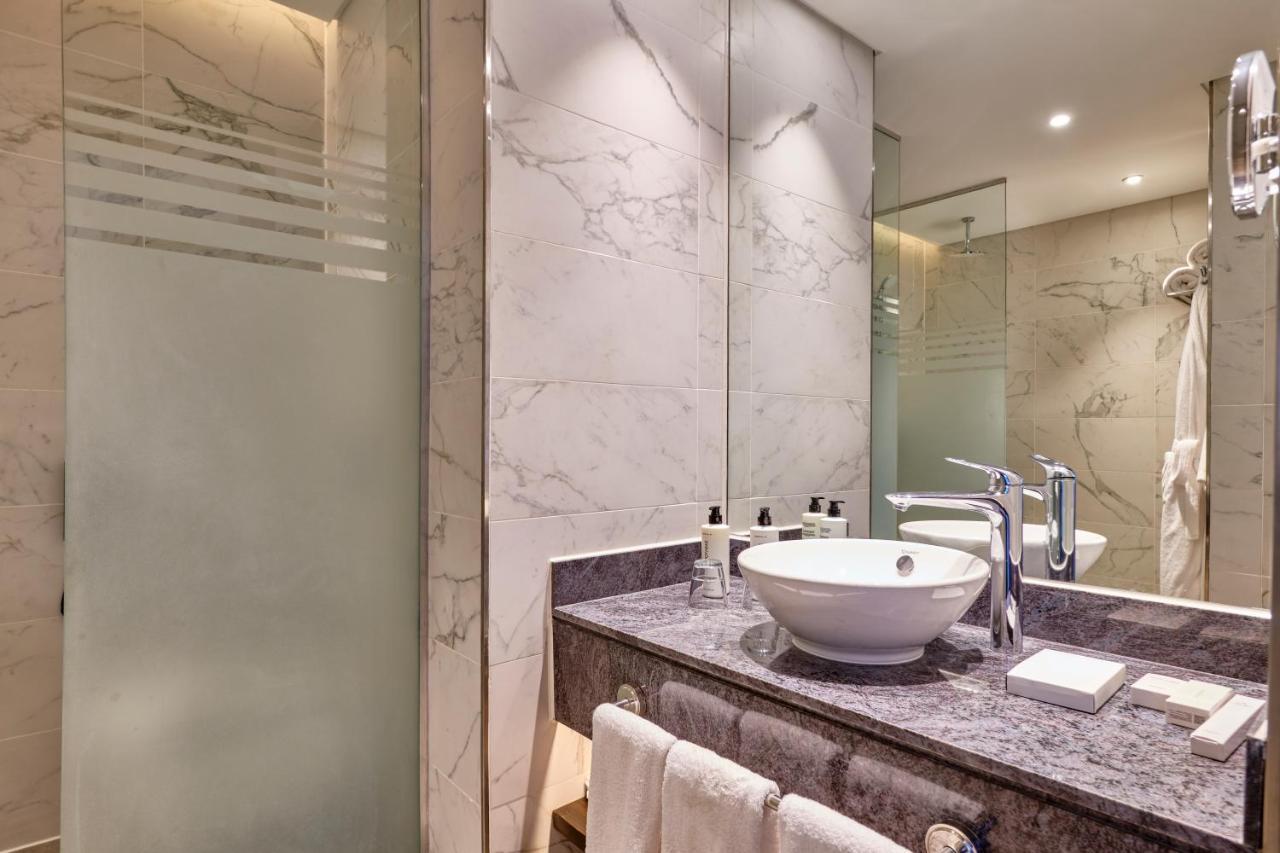 Crowne Plaza - West Cairo Arkan By Ihg 6th of October City Экстерьер фото Bathroom