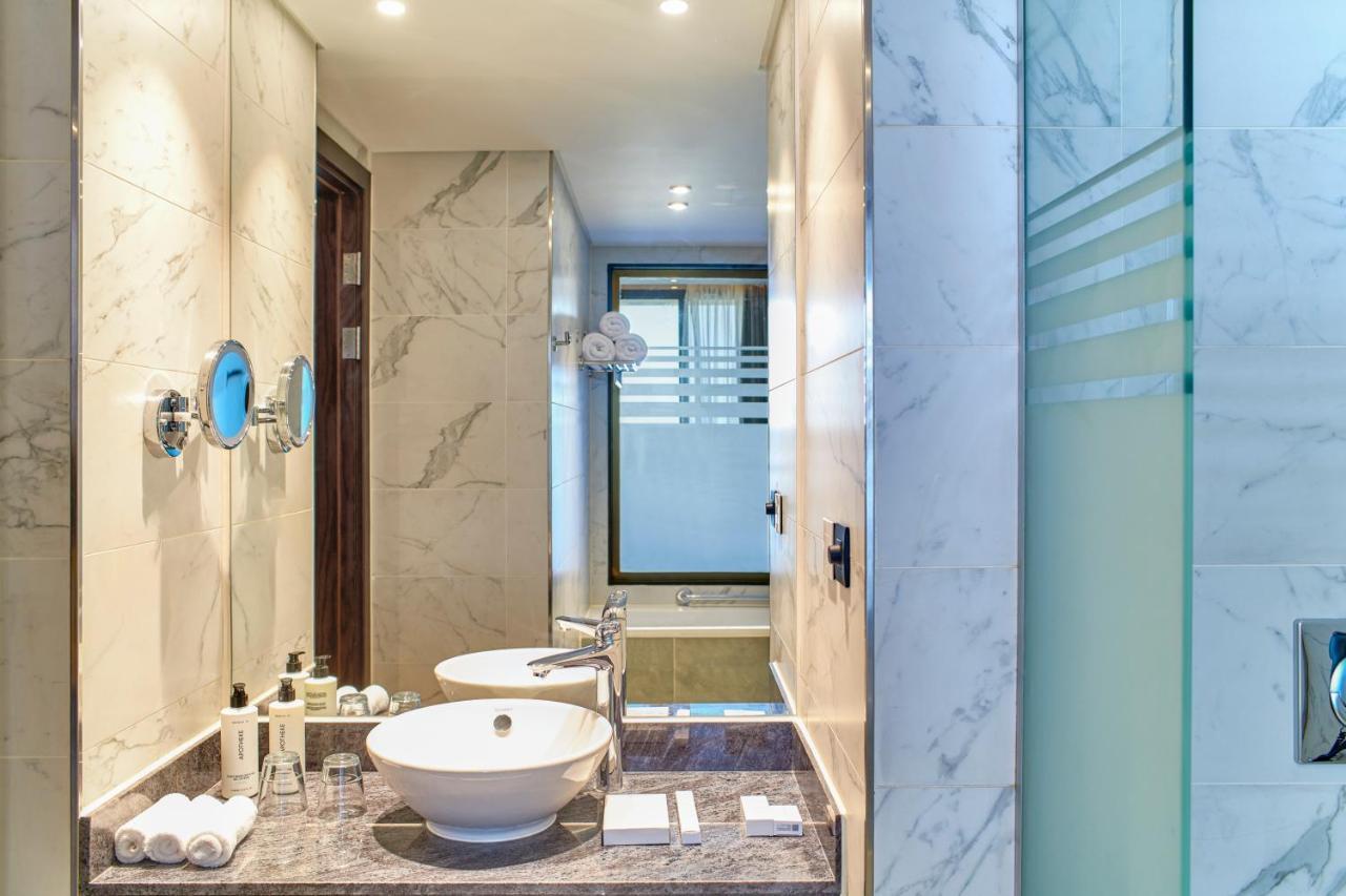Crowne Plaza - West Cairo Arkan By Ihg 6th of October City Экстерьер фото Bathroom