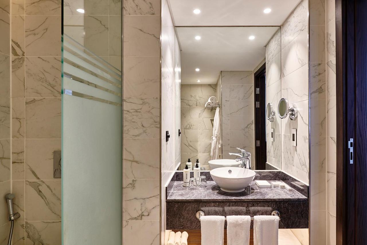 Crowne Plaza - West Cairo Arkan By Ihg 6th of October City Экстерьер фото Bathroom