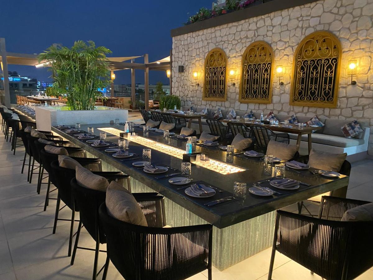 Crowne Plaza - West Cairo Arkan By Ihg 6th of October City Экстерьер фото The rooftop bar at the hotel