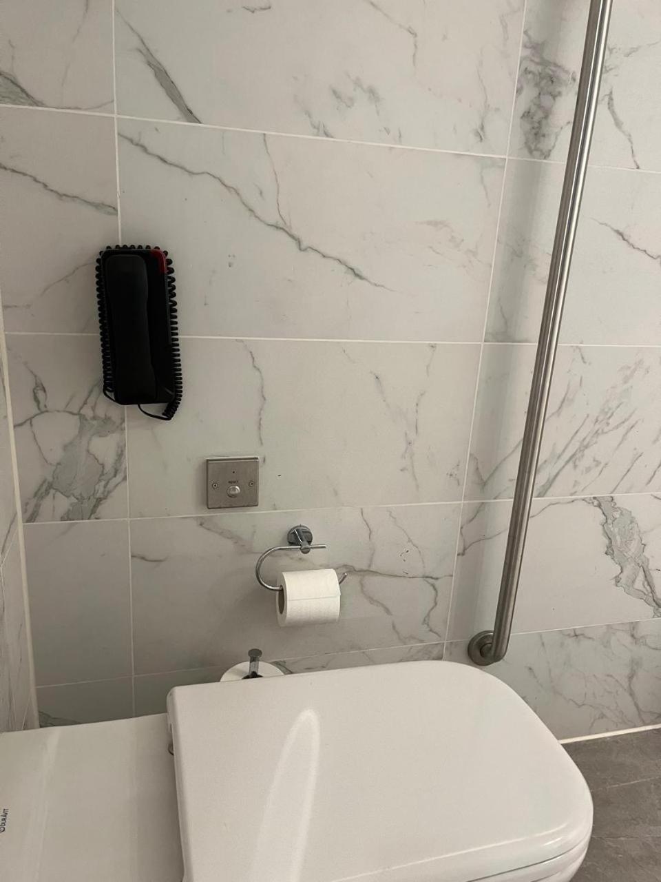 Crowne Plaza - West Cairo Arkan By Ihg 6th of October City Экстерьер фото A toilet brush holder